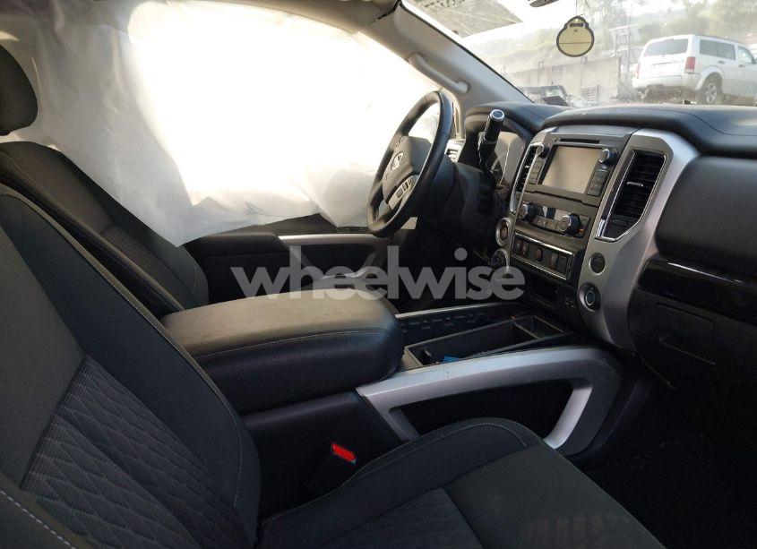 Photo 5 of 2019 Nissan Titan SV (VIN 1N6AA1C55KN522432)