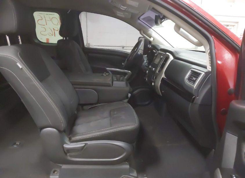 Photo 5 of 2017 Nissan Titan SV (VIN 1N6AA1C82HN553401)