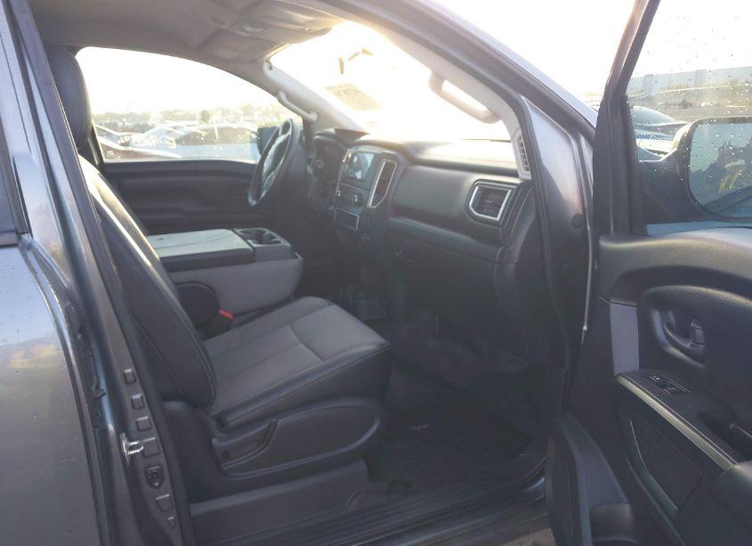 Photo 5 of 2017 Nissan Titan S (VIN 1N6AA1CK1HN556947)