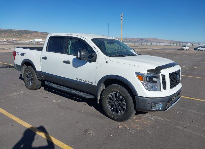 2018 Nissan Titan PRO-4X (VIN 1N6AA1E50JN517795) main photo