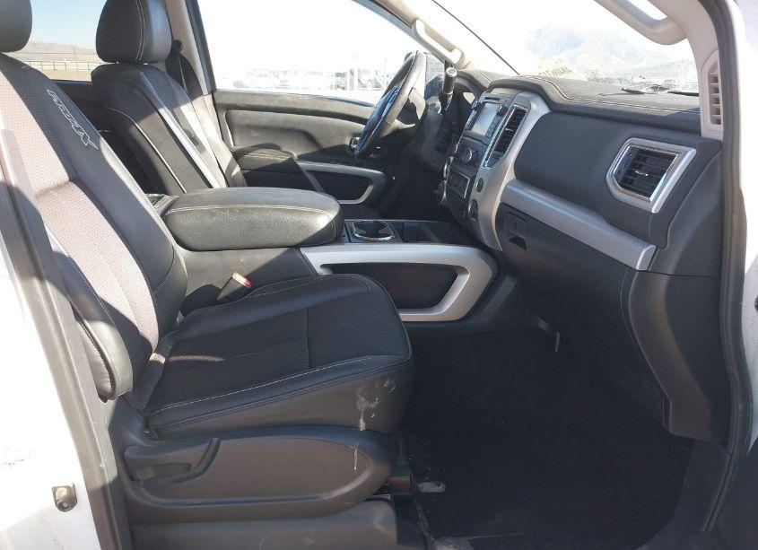 Photo 5 of 2018 Nissan Titan PRO-4X (VIN 1N6AA1E50JN517795)