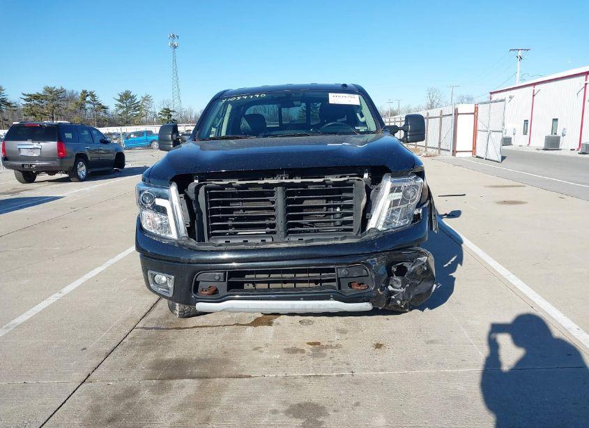 Photo 12 of 2018 Nissan Titan PLATINUM RESERVE/PRO-4X/S/SL/SV (VIN 1N6AA1E50JN535004)