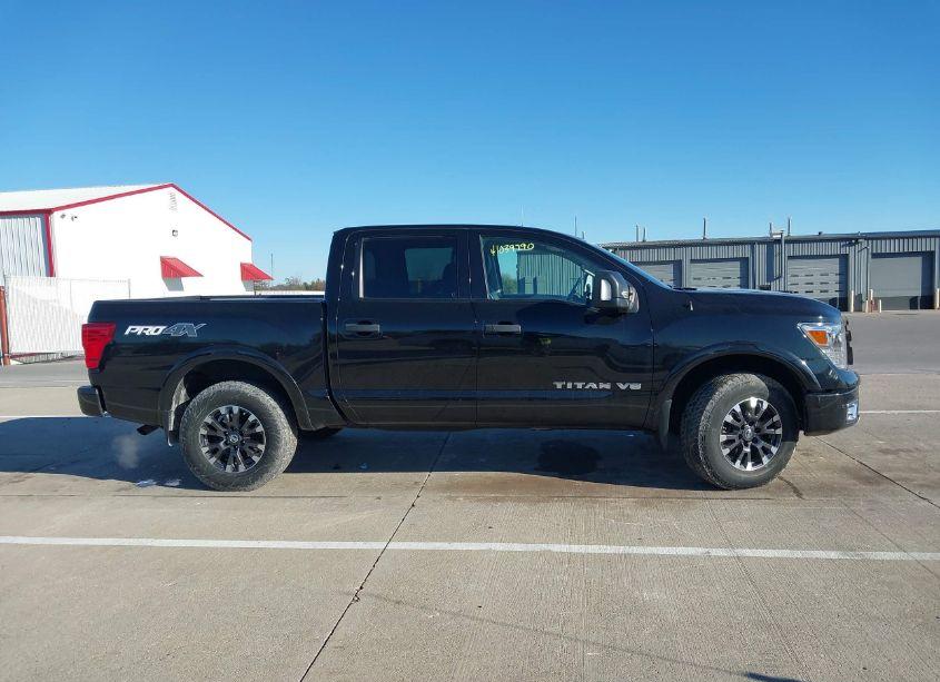 Photo 13 of 2018 Nissan Titan PLATINUM RESERVE/PRO-4X/S/SL/SV (VIN 1N6AA1E50JN535004)