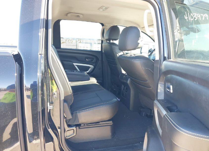 Photo 8 of 2018 Nissan Titan PLATINUM RESERVE/PRO-4X/S/SL/SV (VIN 1N6AA1E50JN535004)