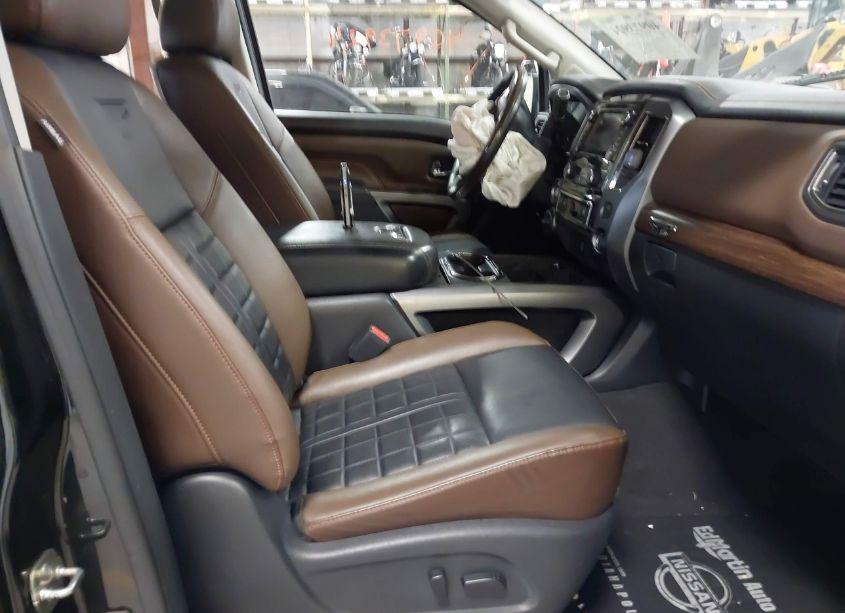 Photo 5 of 2019 Nissan Titan PLATINUM RESERVE (VIN 1N6AA1E50KN500660)
