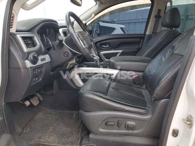 Photo 2 of 2017 NISSAN TITAN SV (VIN 1N6AA1E51HN520456)