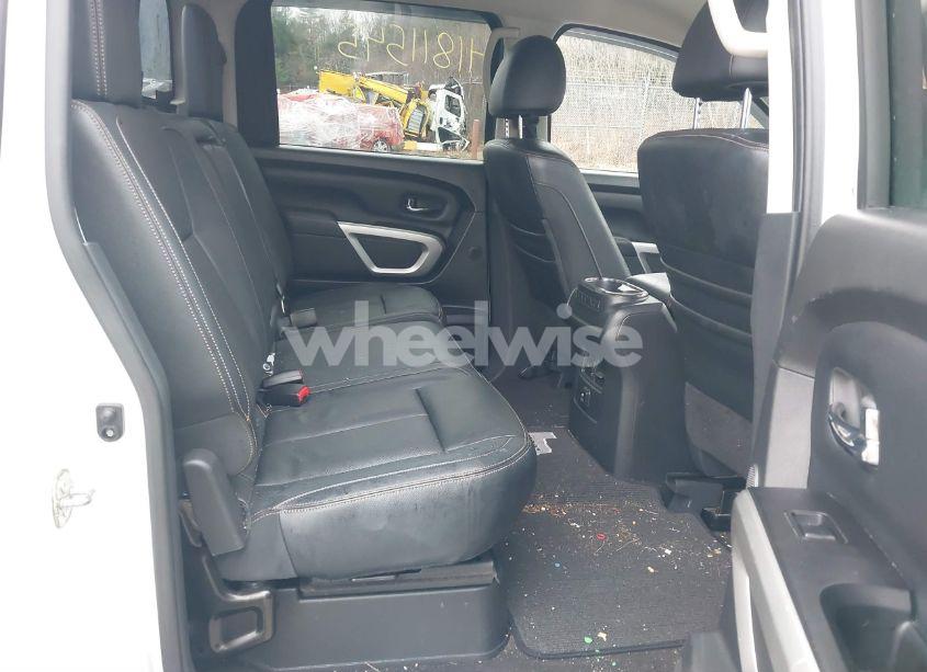 Photo 8 of 2018 Nissan Titan SL (VIN 1N6AA1E51JN548599)