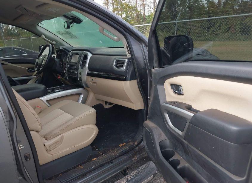 Photo 5 of 2017 Nissan Titan SV (VIN 1N6AA1E52HN573263)