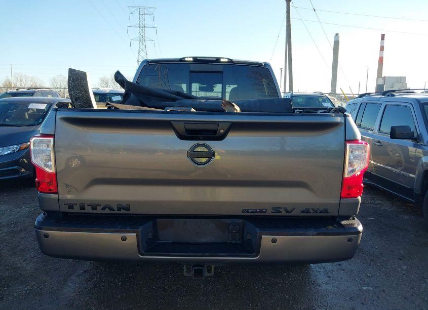 Photo 17 of 2018 Nissan Titan PLATINUM RESERVE/PRO-4X/S/SL/SV (VIN 1N6AA1E52JN546957)