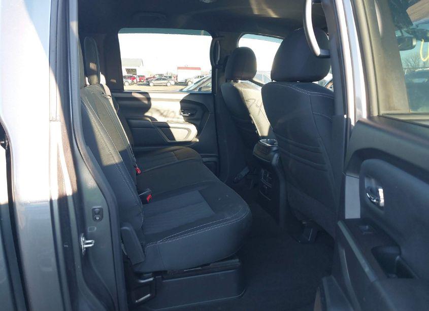 Photo 8 of 2018 Nissan Titan PLATINUM RESERVE/PRO-4X/S/SL/SV (VIN 1N6AA1E52JN546957)