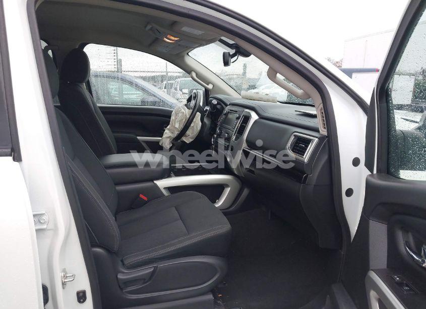 Photo 5 of 2019 Nissan Titan SV (VIN 1N6AA1E52KN533028)