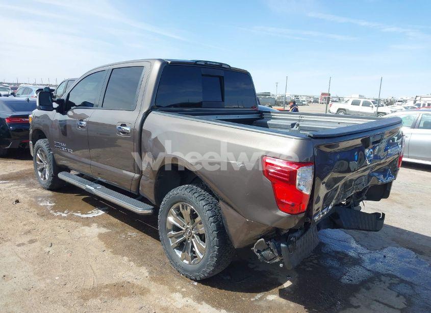 Photo 3 of 2019 Nissan Titan SL (VIN 1N6AA1E54KN519969)