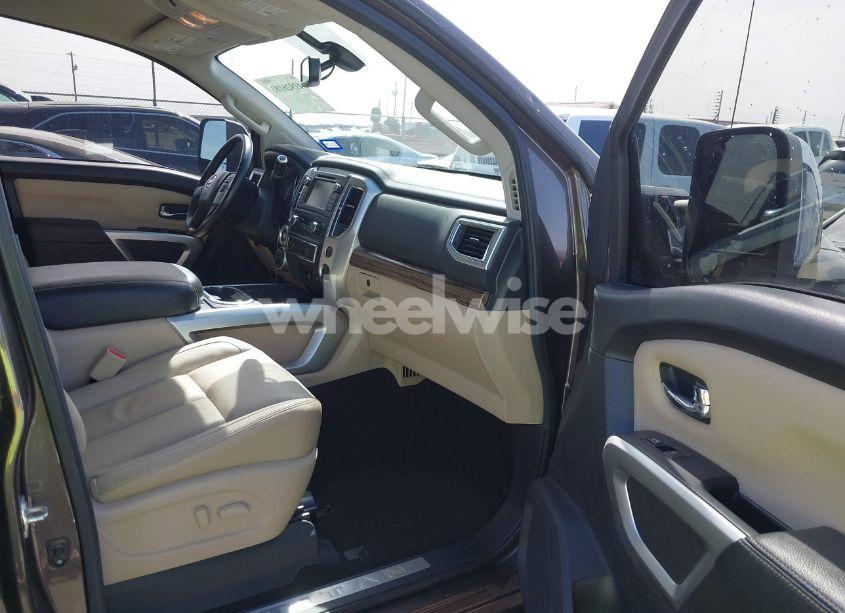 Photo 5 of 2019 Nissan Titan SL (VIN 1N6AA1E54KN519969)