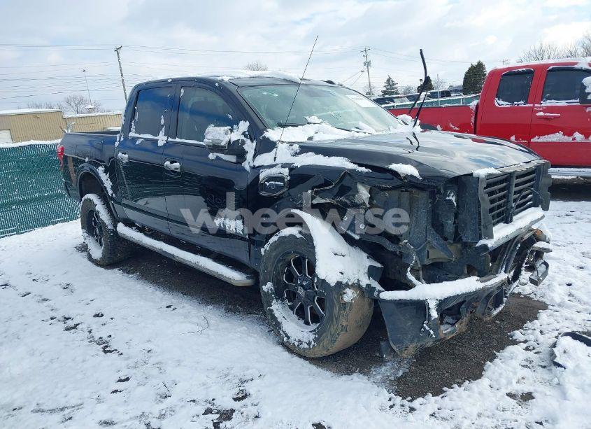 2017 Nissan Titan PLATINUM RESERVE (VIN 1N6AA1E55HN533095) main photo