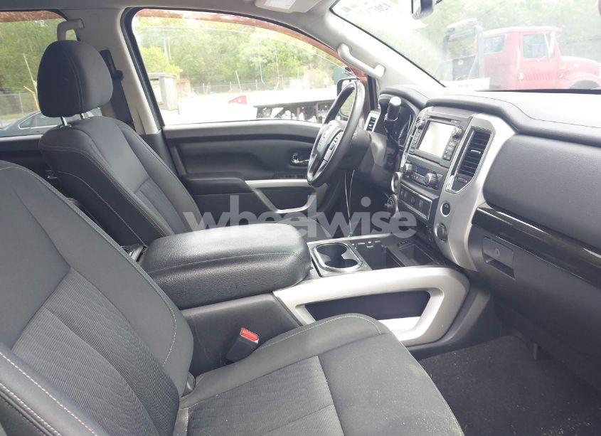 Photo 5 of 2018 Nissan Titan SV (VIN 1N6AA1E55JN508378)