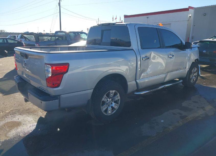 Photo 4 of 2018 Nissan Titan SV (VIN 1N6AA1E56JN509636)