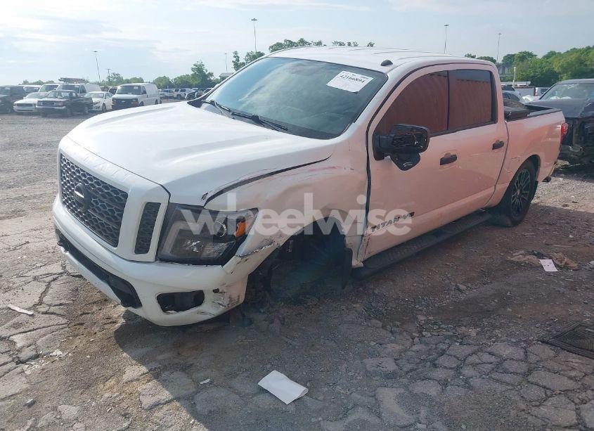 Photo 2 of 2019 Nissan Titan SV (VIN 1N6AA1E57KN535146)