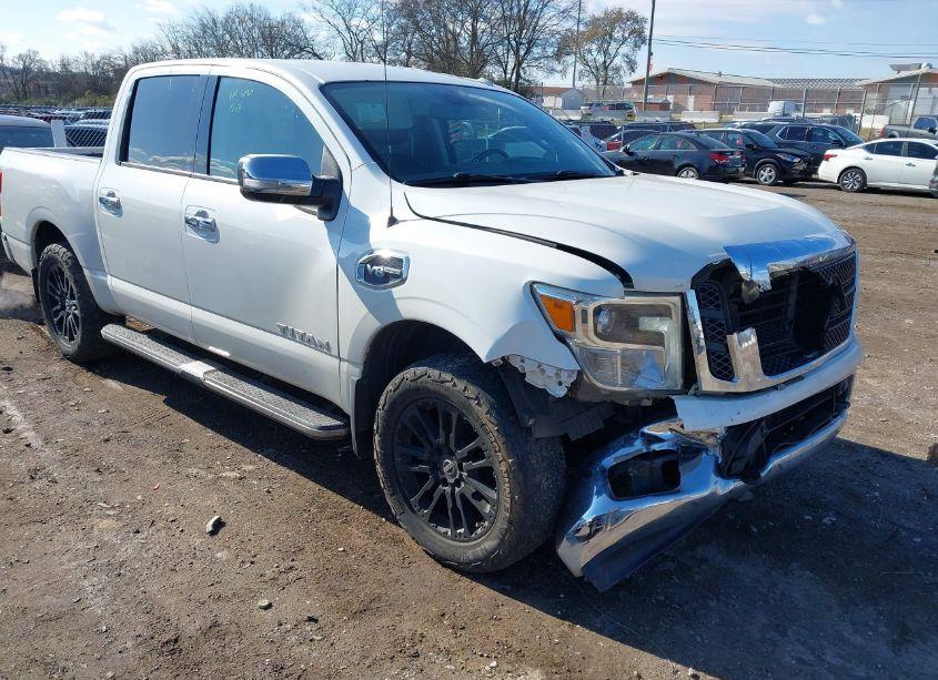 2017 Nissan Titan SL (VIN 1N6AA1E58HN527307) main photo