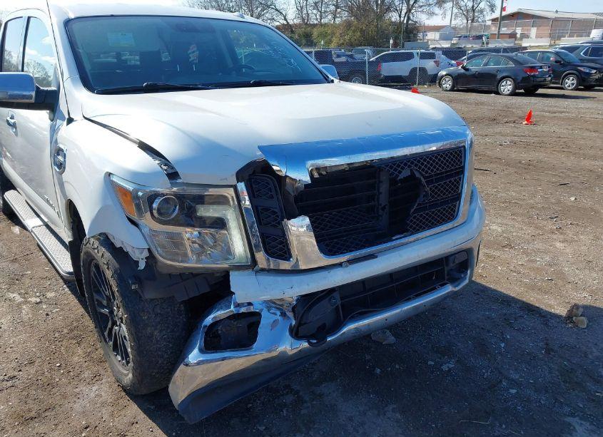 Photo 6 of 2017 Nissan Titan SL (VIN 1N6AA1E58HN527307)