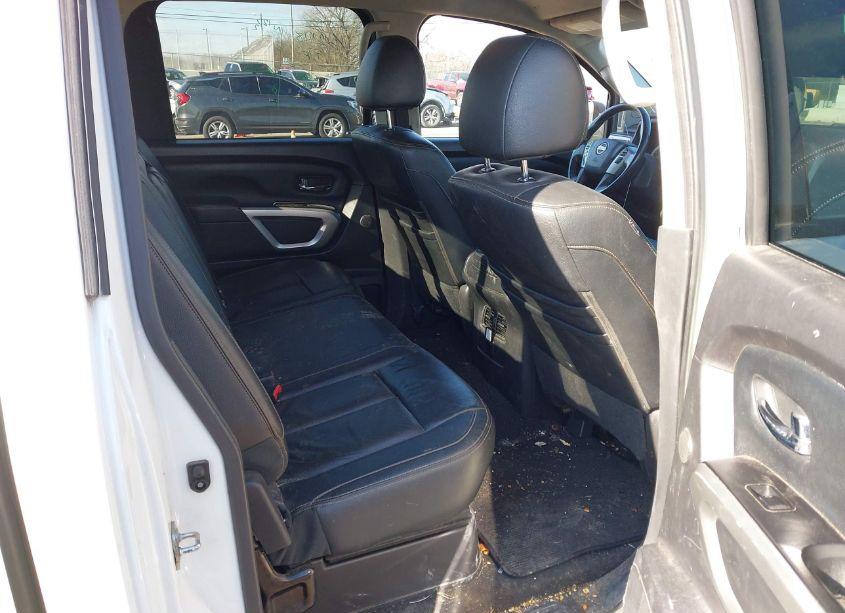 Photo 8 of 2017 Nissan Titan SL (VIN 1N6AA1E58HN527307)