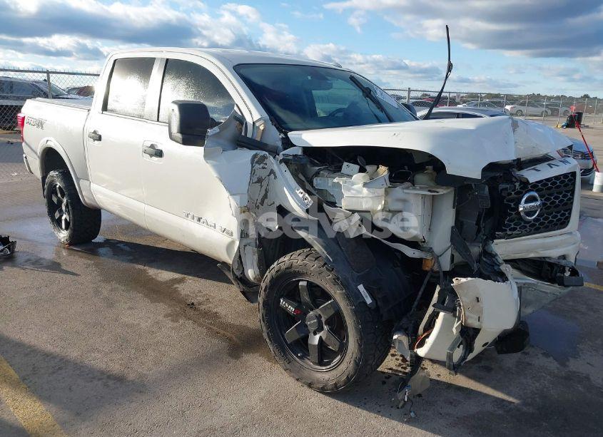 2019 Nissan Titan PRO-4X (VIN 1N6AA1E58KN513611) main photo
