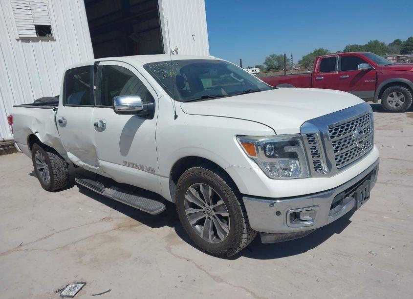 2018 Nissan Titan SL (VIN 1N6AA1E61JN502554) main photo