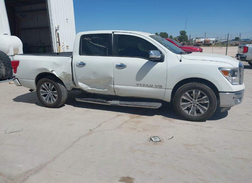 Photo 13 of 2018 Nissan Titan SL (VIN 1N6AA1E61JN502554)