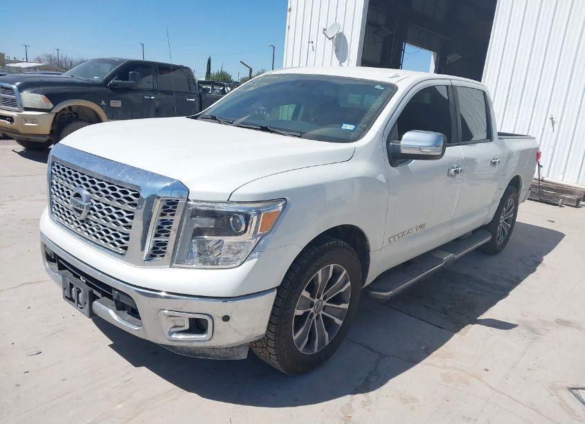 Photo 2 of 2018 Nissan Titan SL (VIN 1N6AA1E61JN502554)