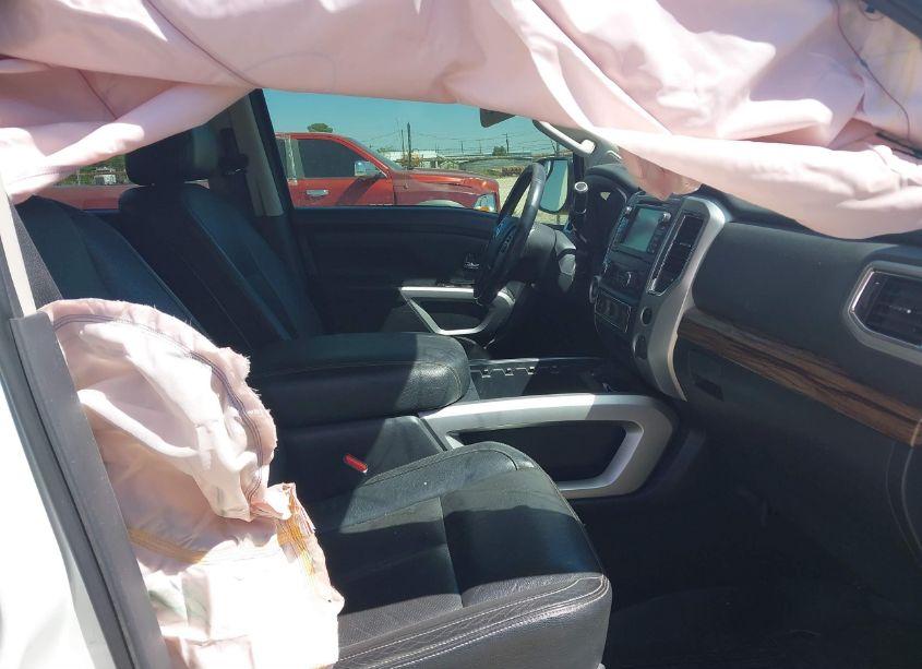 Photo 5 of 2018 Nissan Titan SL (VIN 1N6AA1E61JN502554)