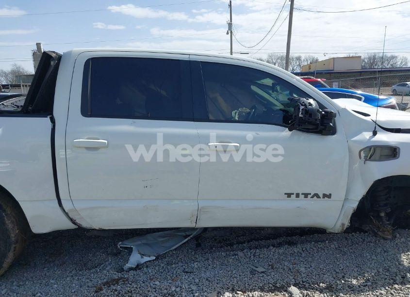 Photo 12 of 2017 Nissan Titan SV (VIN 1N6AA1E62HN518725)