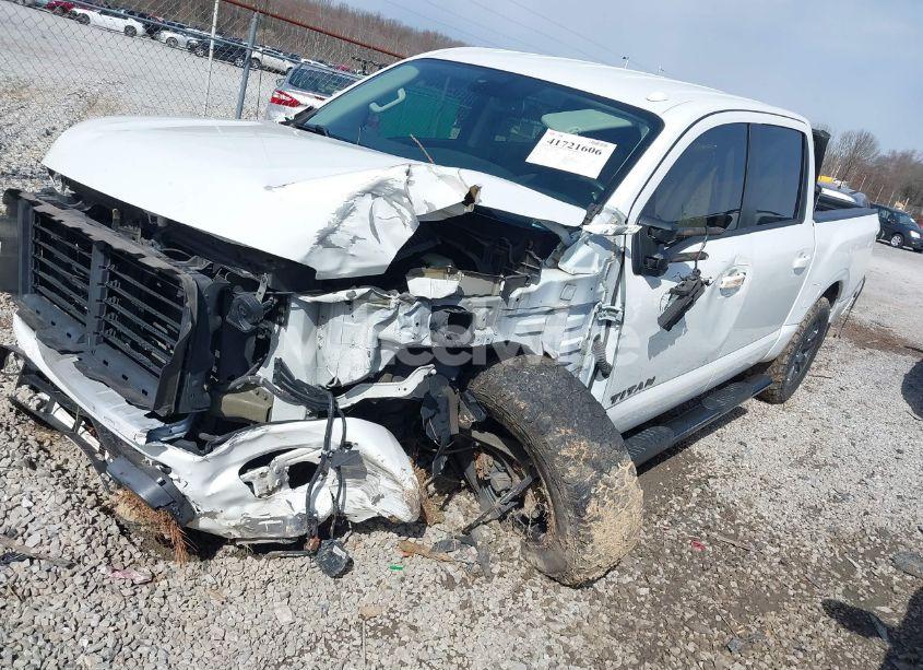 Photo 2 of 2017 Nissan Titan SV (VIN 1N6AA1E62HN518725)