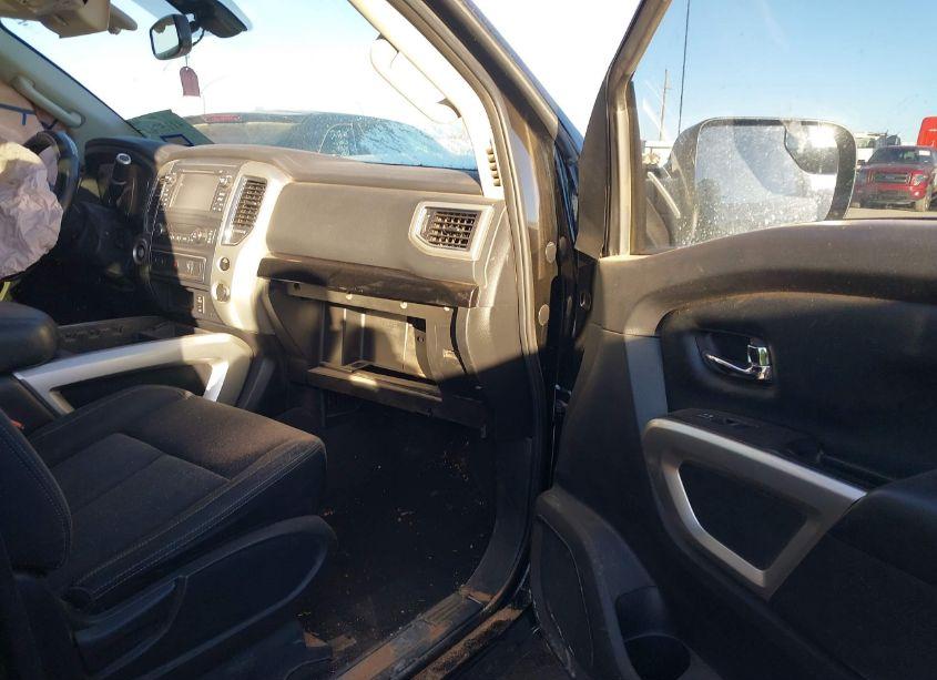 Photo 5 of 2018 Nissan Titan SV (VIN 1N6AA1E62JN503907)