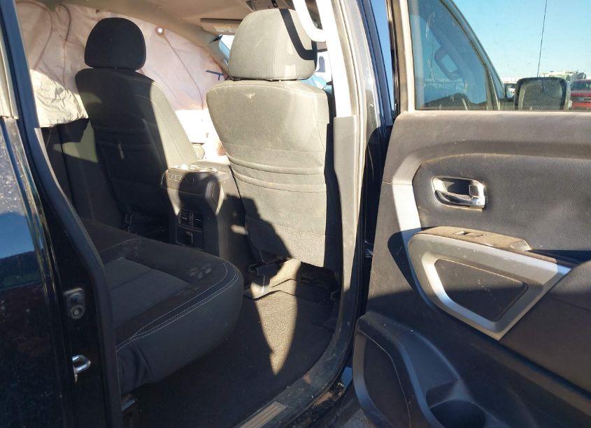 Photo 8 of 2018 Nissan Titan SV (VIN 1N6AA1E62JN503907)