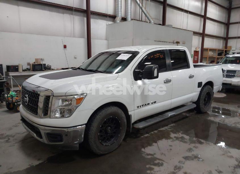 Photo 2 of 2018 Nissan Titan SV (VIN 1N6AA1E63JN539220)
