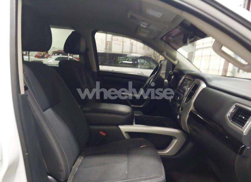 Photo 5 of 2018 Nissan Titan SV (VIN 1N6AA1E63JN539220)