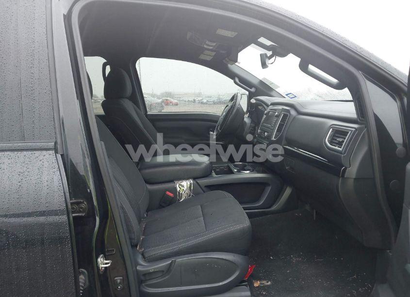 Photo 5 of 2019 Nissan Titan SV (VIN 1N6AA1E63KN516828)