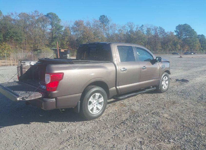 Photo 4 of 2017 Nissan Titan SV (VIN 1N6AA1E65HN516791)