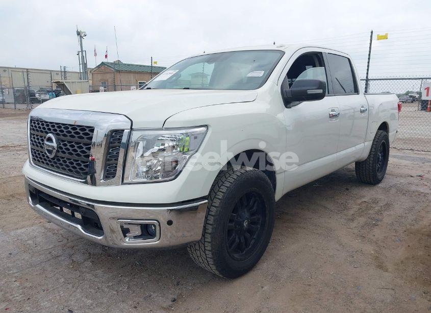 Photo 2 of 2018 Nissan Titan SV (VIN 1N6AA1E65JN506719)