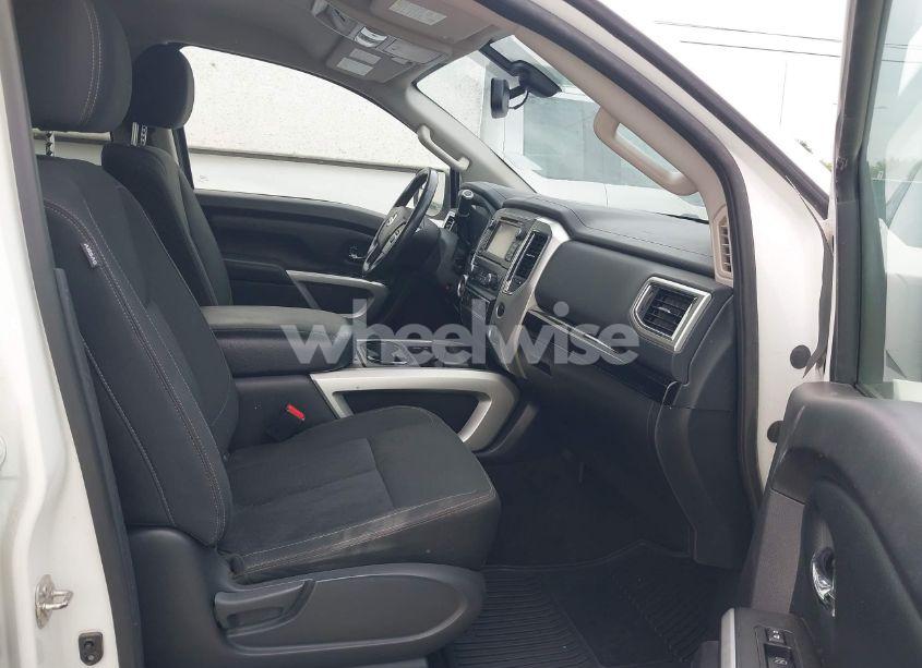 Photo 5 of 2018 Nissan Titan SV (VIN 1N6AA1E65JN506719)