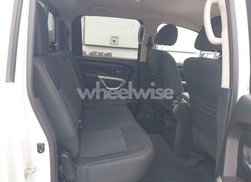 Photo 8 of 2018 Nissan Titan SV (VIN 1N6AA1E65JN506719)