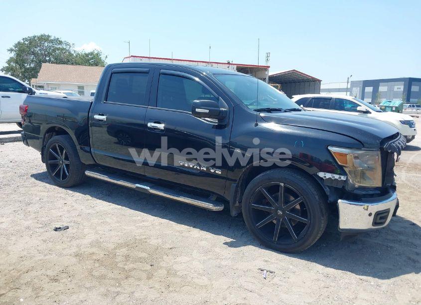 2018 Nissan Titan SV (VIN 1N6AA1E66JN513131) main photo