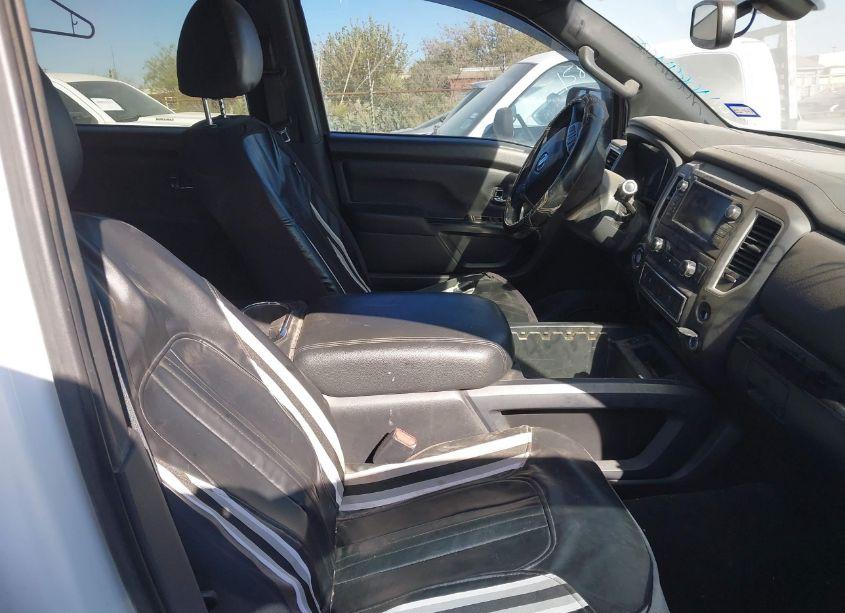 Photo 5 of 2019 Nissan Titan SV (VIN 1N6AA1E68KN533463)