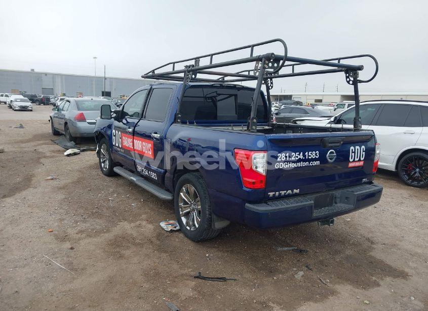 Photo 3 of 2018 Nissan Titan SL (VIN 1N6AA1E69JN500096)