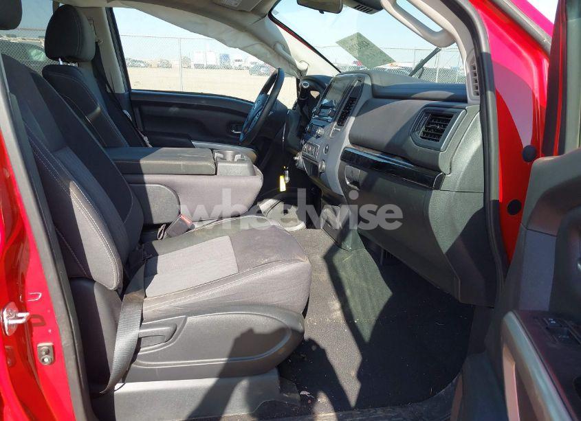 Photo 5 of 2022 Nissan Titan SV 4X4 (VIN 1N6AA1EC5NN104856)