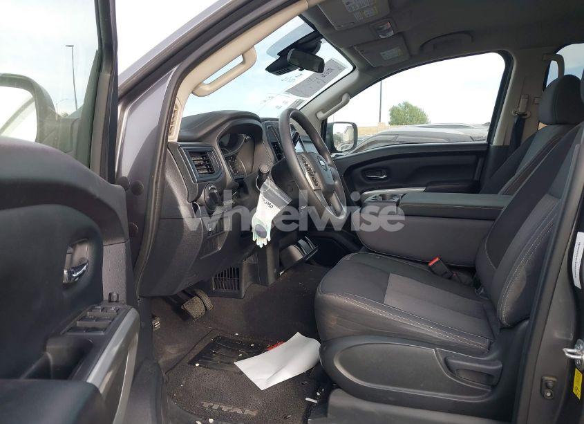 Photo 5 of 2022 Nissan Titan SV 4X4 (VIN 1N6AA1EC8NN108027)