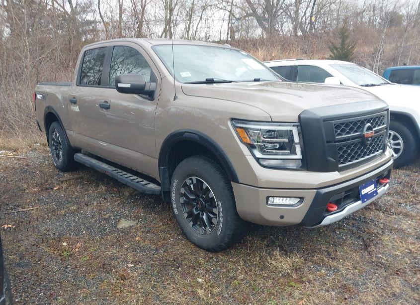 2020 Nissan Titan PRO-4X 4X4 (VIN 1N6AA1ED3LN500290) main photo