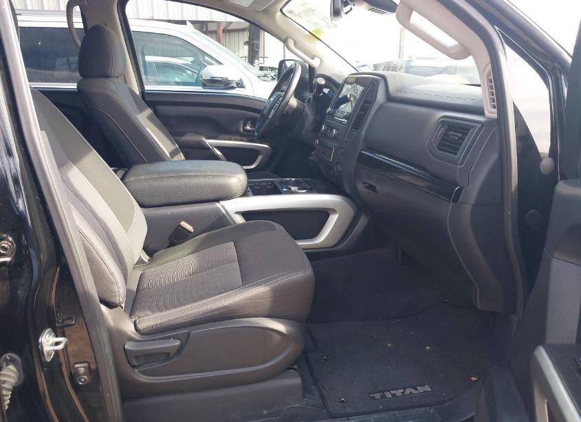 Photo 5 of 2022 Nissan Titan SV 4X4 (VIN 1N6AA1ED4NN104534)