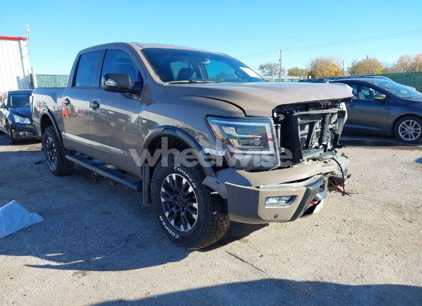2022 Nissan Titan PRO-4X 4X4 (VIN 1N6AA1ED6NN101067) main photo