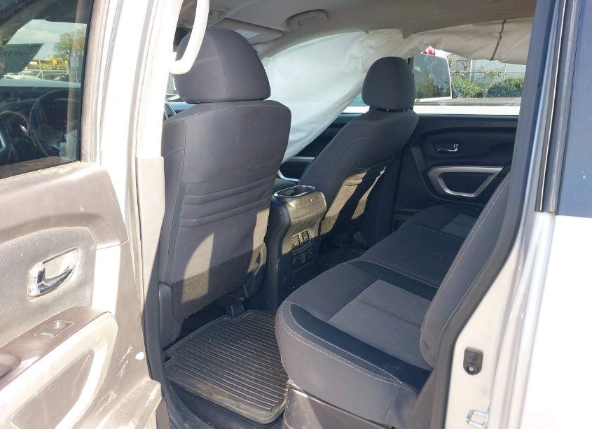 Photo 8 of 2020 Nissan Titan SV 4X4 (VIN 1N6AA1ED8LN502617)