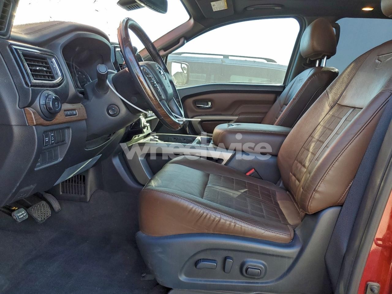 Photo 7 of 2021 NISSAN TITAN SV (VIN 1N6AA1ED8MN525896)